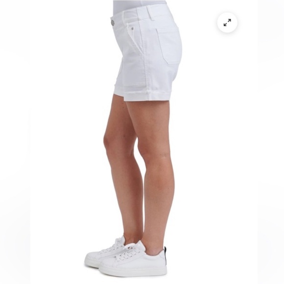 Democracy "Ab"solution High Rise Shorts in white. NWT - Picture 7 of 9